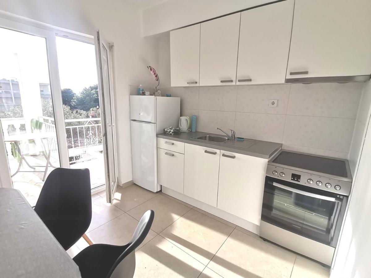 Apt White Idyll, 3 Bedrooms, 3 Bathrooms, Terrace Apt Promajna Buitenkant foto
