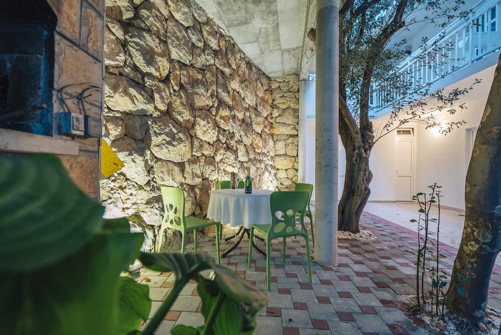 Apt White Idyll, 3 Bedrooms, 3 Bathrooms, Terrace Apt Promajna Buitenkant foto