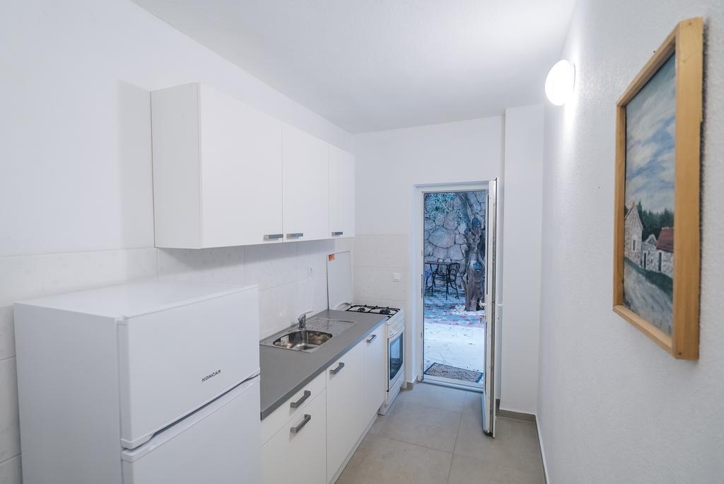 Apt White Idyll, 3 Bedrooms, 3 Bathrooms, Terrace Apt Promajna Buitenkant foto
